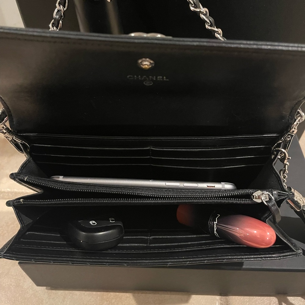 🔥Chanel Chevron Boy WOC 🔥 - Picture 3 of 9